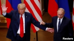 Дональд Трамп и Владимир Путин на саммите в Хельсинки в 2018 году